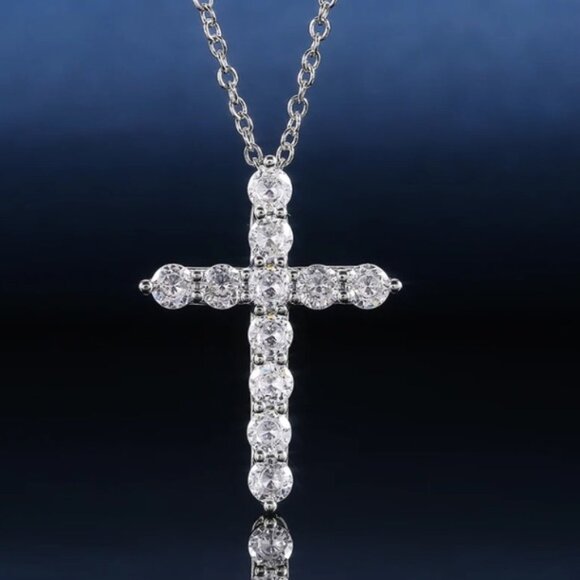 Sterling silver cross diamond necklace - Picture 6 of 6
